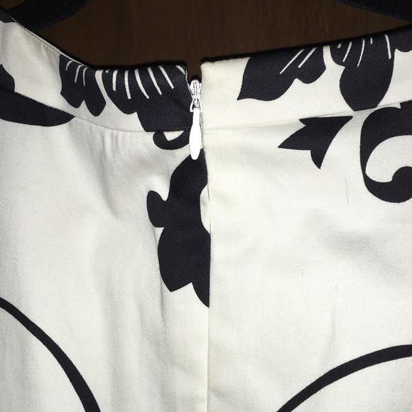 Tahari Cream and Black Patterned Midi Dress - Picture 5 of 7